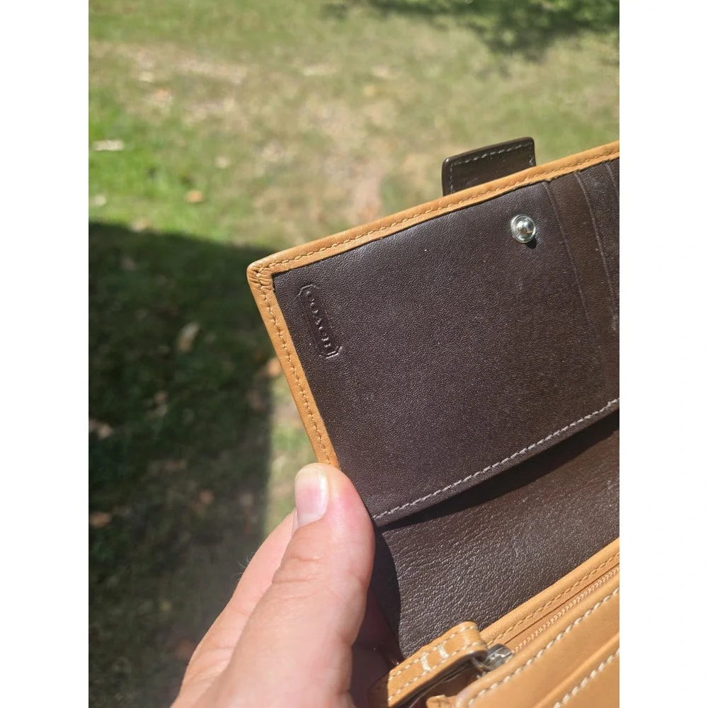 Coach VTG Soho Buckle Accordion Saddle Leather Bifold Wallet Clutch Tan Beige